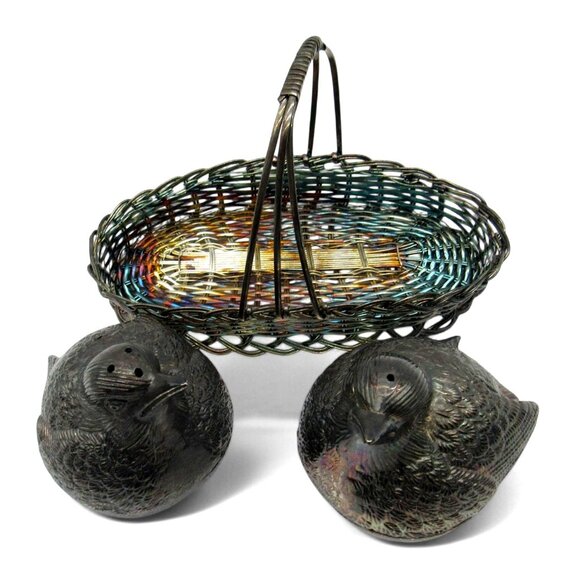 SALT and PEPPER Shaker Bird Set With Woven Metal Basket Holder Vintage - Picture 6 of 11